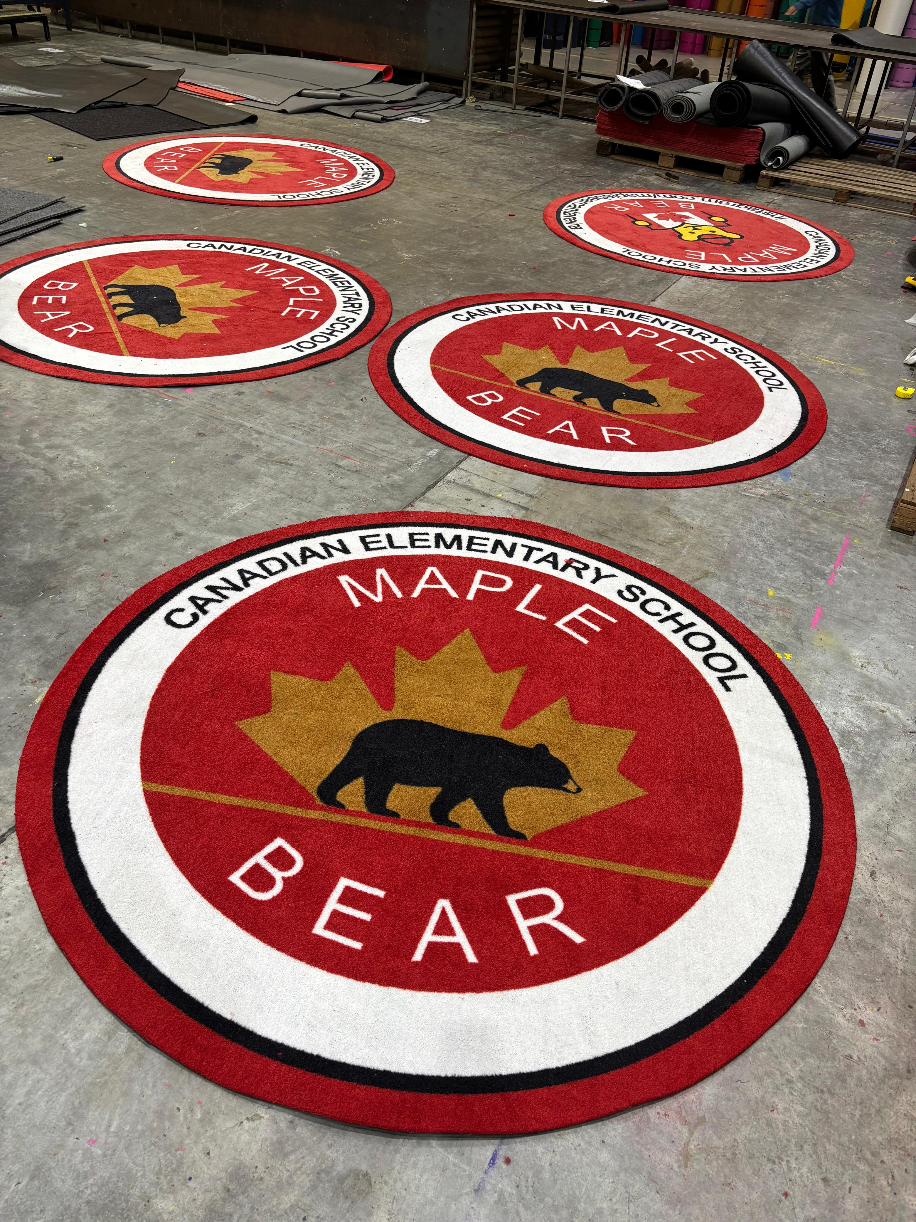 Tapetes personalizados redondos Maple Bear Canadian Elementary School