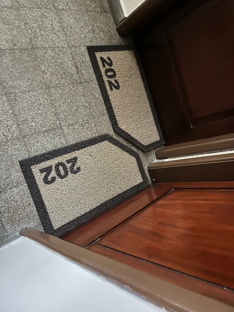 Tapetes personalizados de entrada de apartamento