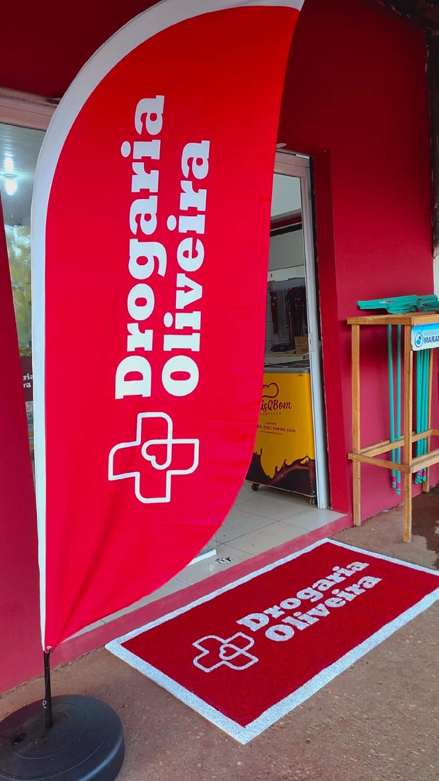 Windbanner personalizado Drogaria Oliveira