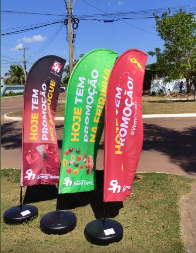 Windbanner personalizado Supermercado Santa Helena