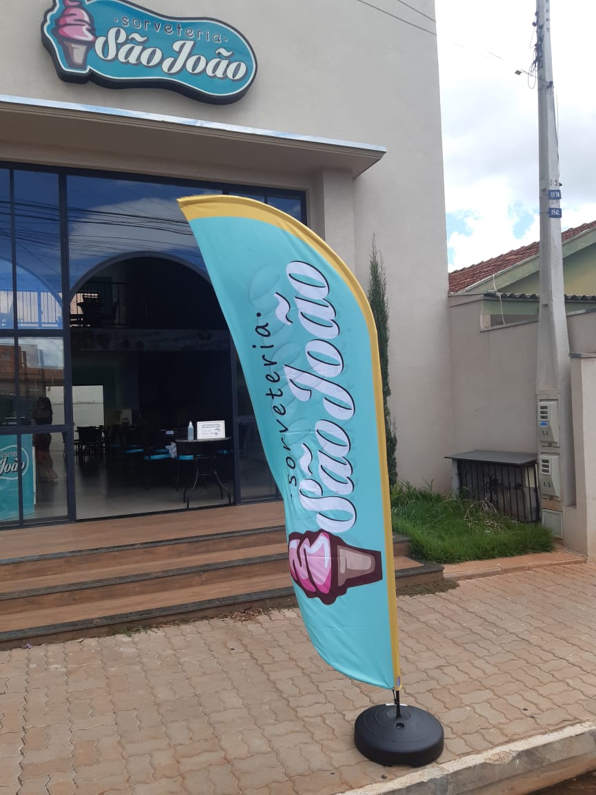Windbanner personalizado Sorveteria São João